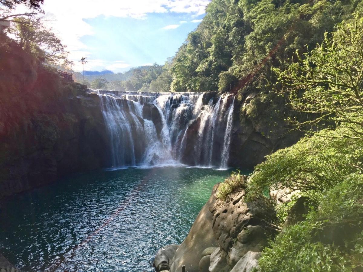 晶晶輕旅民宿 New Taipei City ภายนอก รูปภาพ